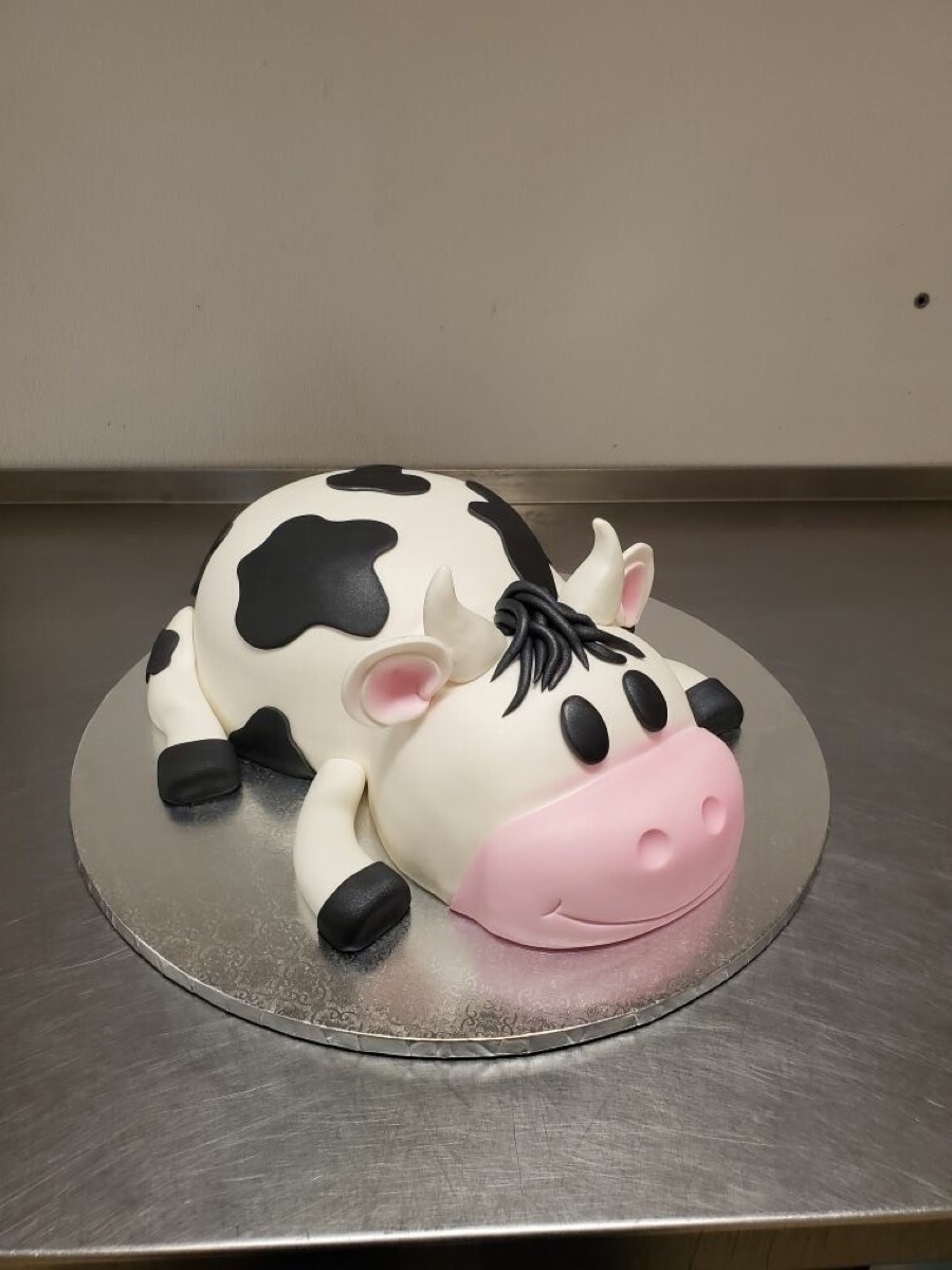 Christine's Cakes & Pastries - Cow Cake