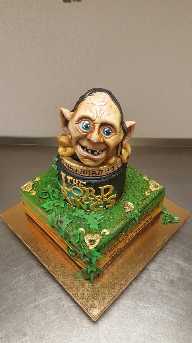 Christine's Cakes & Pastries - Lord of the Rings Theme